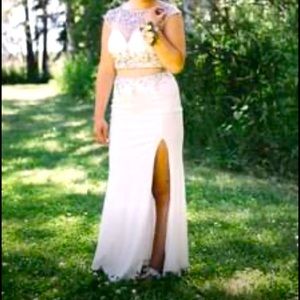 Grad/wedding size 4 two piece.
